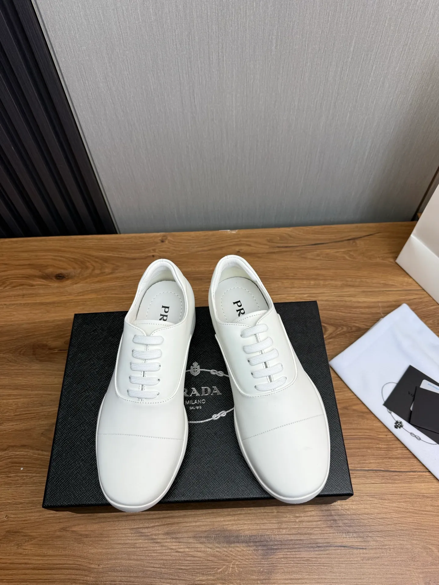 Men's shoes 💰760💰 [PRADA] New models synchronized with the official website, high-quality shipments ✔️Best sellers🔥 Original cowhide + cowhide lining, 1🆚1 replica, original original sole, 38-45 (men's 38.45 custom-made, non-refundable)